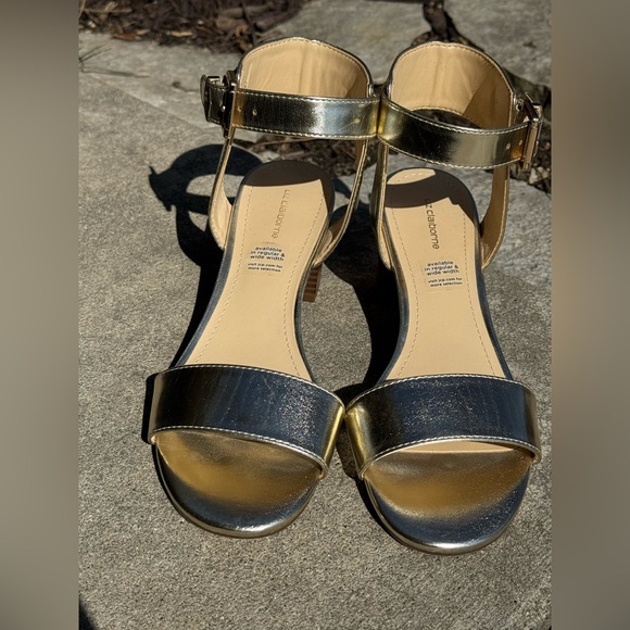 Liz Claiborne gold Eclipse sandals size 8 NWOT - Picture 4 of 7